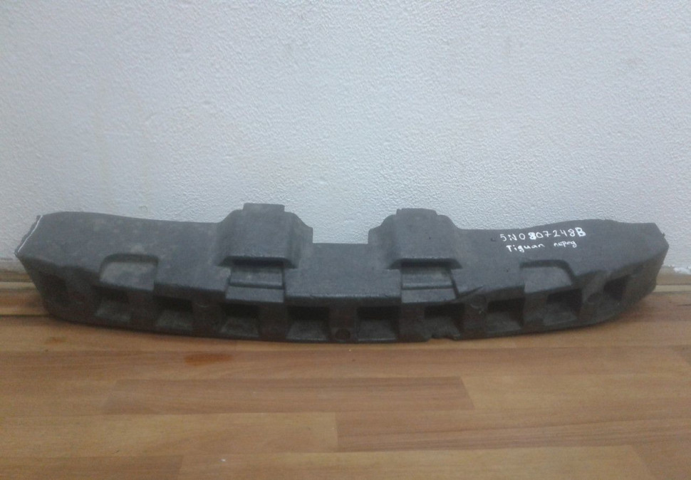 Абсорбер переднего бампера Volkswagen Tiguan (11-16) oem 5n0807248b (слом.часть)