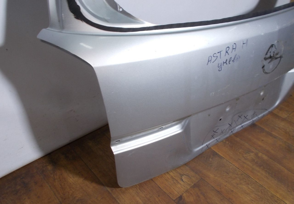 Крышка багажника бу Opel Astra H универсал OEM 0126141