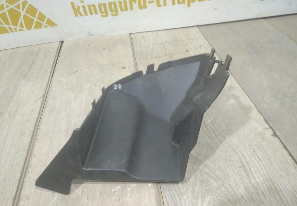 Дефлектор радиатора правый бу Renault Duster oem 214949303R