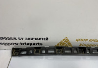 Кронштейн заднего бампера центральный Volkswagen Polo 5 2009 OEM 6RU807863