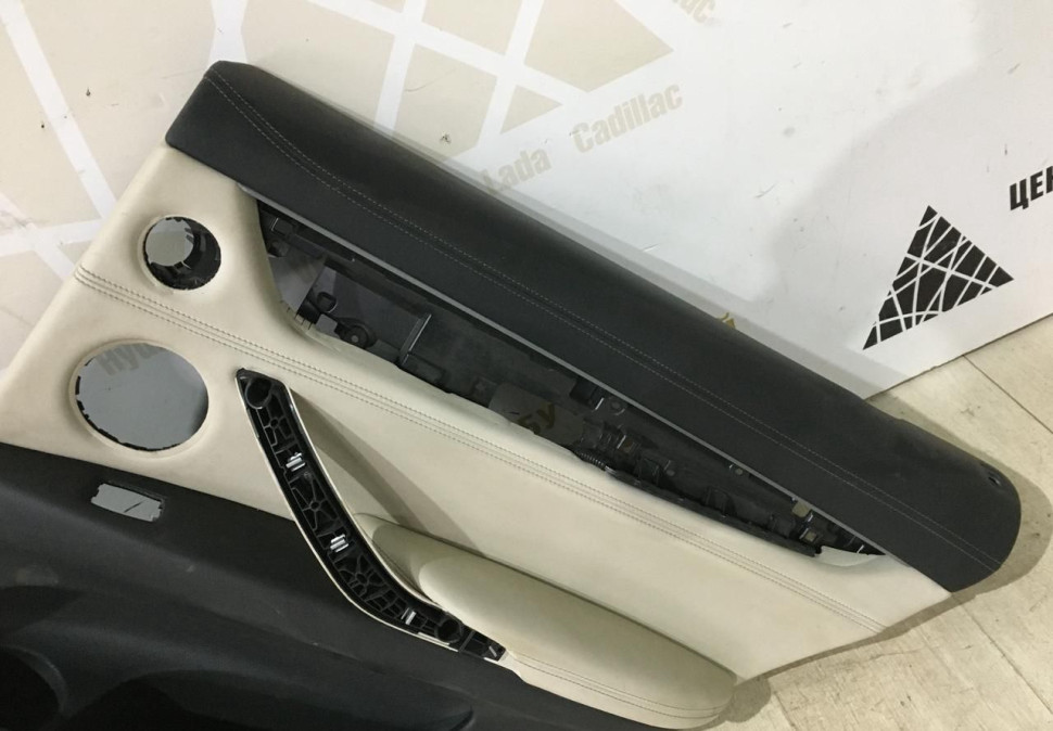 Обивка двери задняя правая BMW X6 F16 OEM 51457338100 Обивка двери задняя правая BMW X6 F16 OEM 51457338100