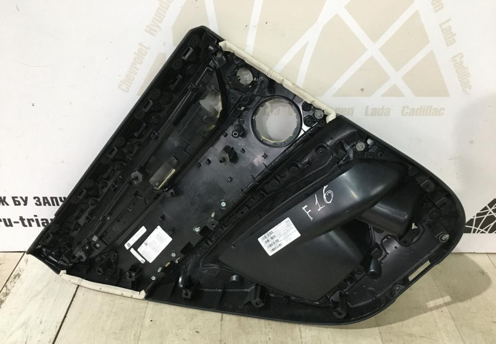 Обивка двери задняя правая BMW X6 F16 OEM 51457338100 Обивка двери задняя правая BMW X6 F16 OEM 51457338100