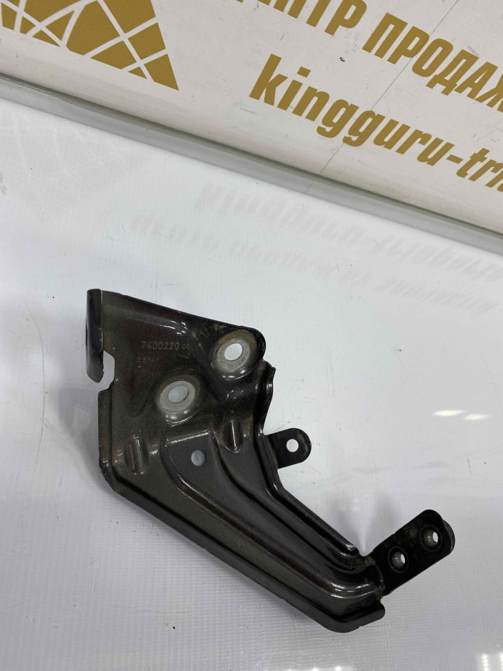 Кронштейн крыла правый BMW X3 G01 OEM 7400220 Кронштейн крыла правый BMW X3 G01 OEM 7400220