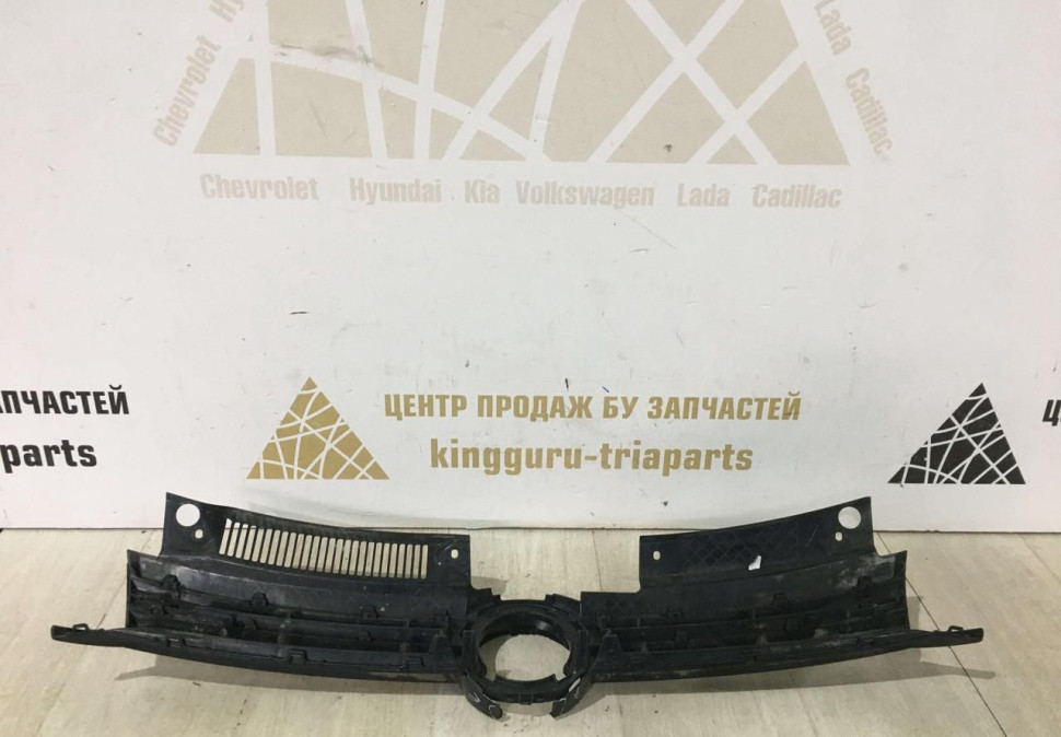 Решетка радиатора Volkswagen Golf 6 2012 OEM 5K0853651