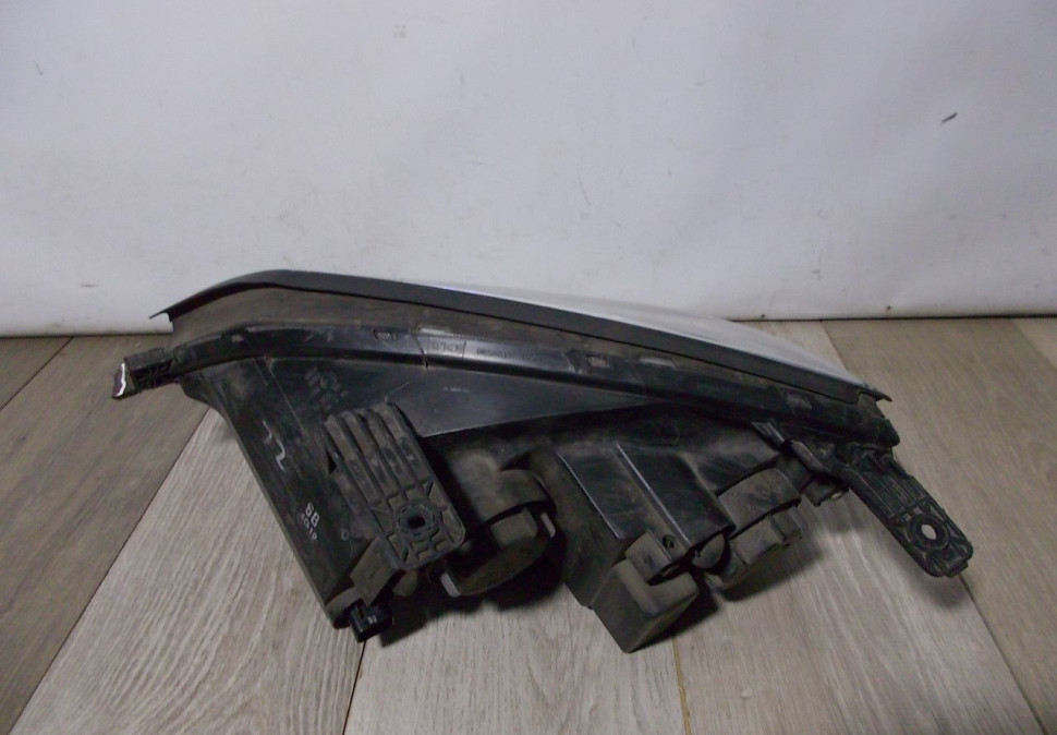 Фара галоген правая бу Opel Antara OEM 96699882