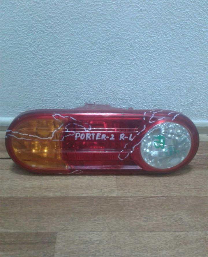 Фонарь левый Hyundai Porter 2 (трещины)