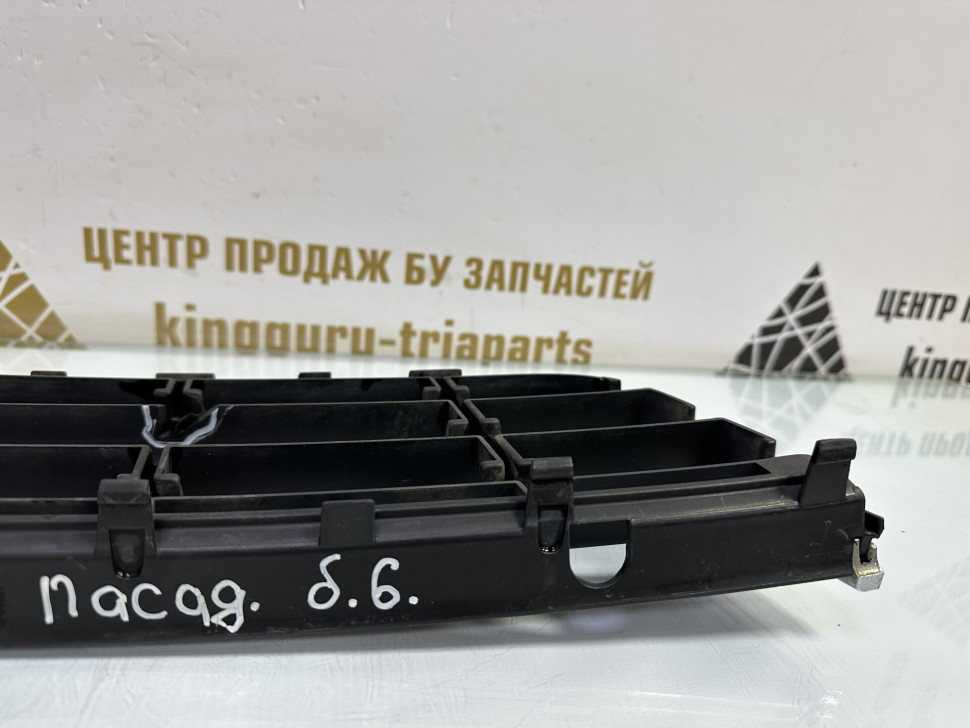 Решетка в бампера на Volkswagen Passat b-6 Решетка в бампера на Volkswagen Passat b-6