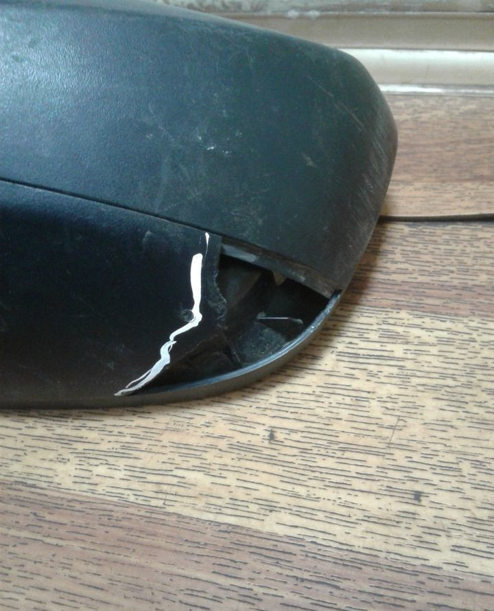 Зеркало левое Hyundai Solaris 1 (слом. часть)