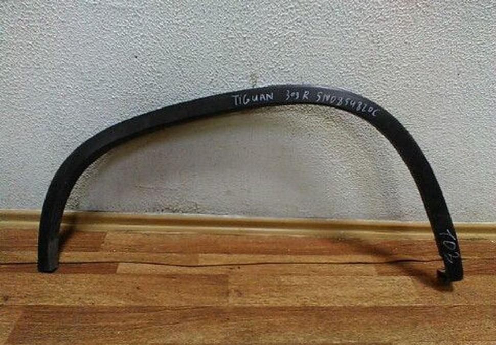Расширитель крыла задний правый Volkswagen Tiguan oem 5n0854820c