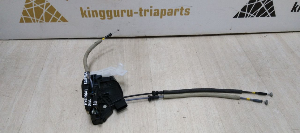 Замок двери задний правый Hyundai Elantra 6 AD 2016> oem 81420F2000