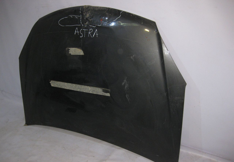 Капот Opel Astra (вмятина) (скл-3) Капот Opel Astra (вмятина) (скл-3)
