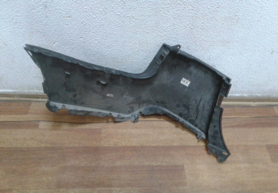 Клык заднего бампера правый Kia Sorento oem 866822P000
