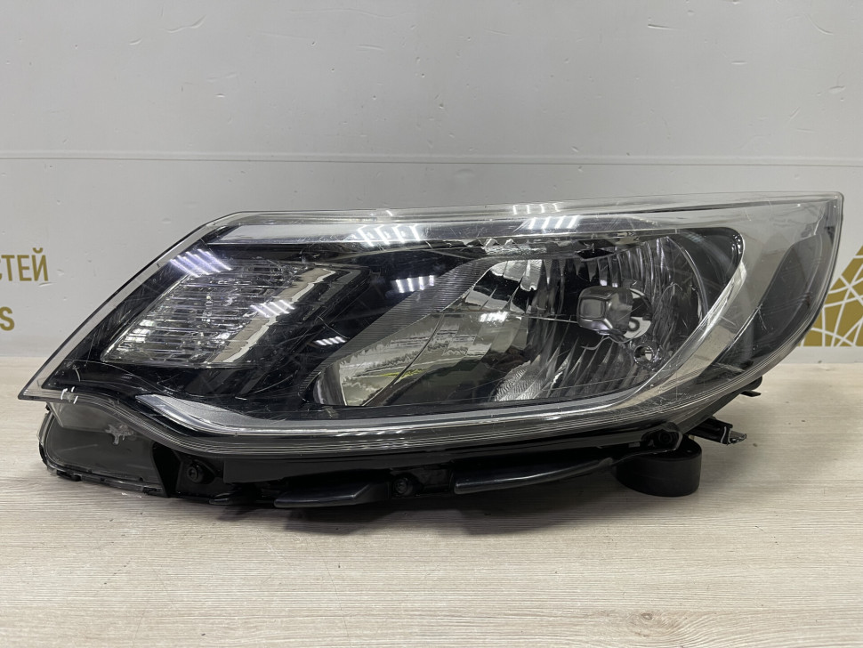 Фара левая Kia Rio 3 рестайлинг 2015 OEM 921014X501 Фара левая Kia Rio 3 рестайлинг 2015 OEM 921014X501