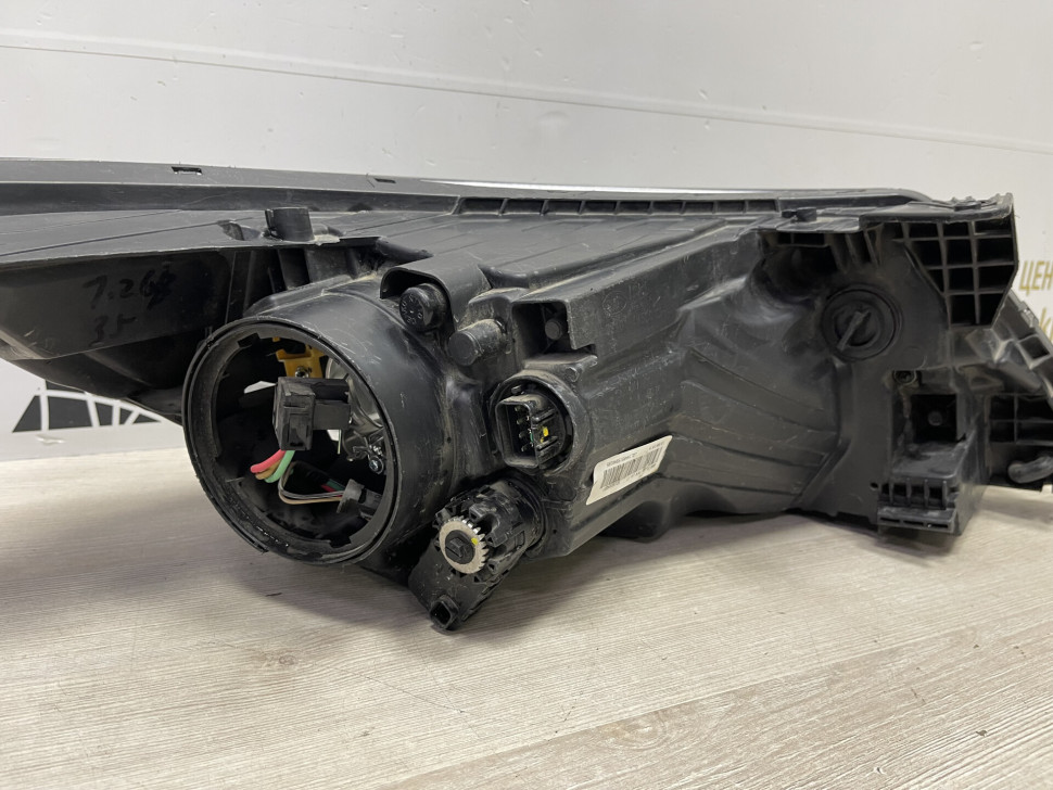 Фара левая Kia Rio 3 рестайлинг 2015 OEM 921014X501 Фара левая Kia Rio 3 рестайлинг 2015 OEM 921014X501