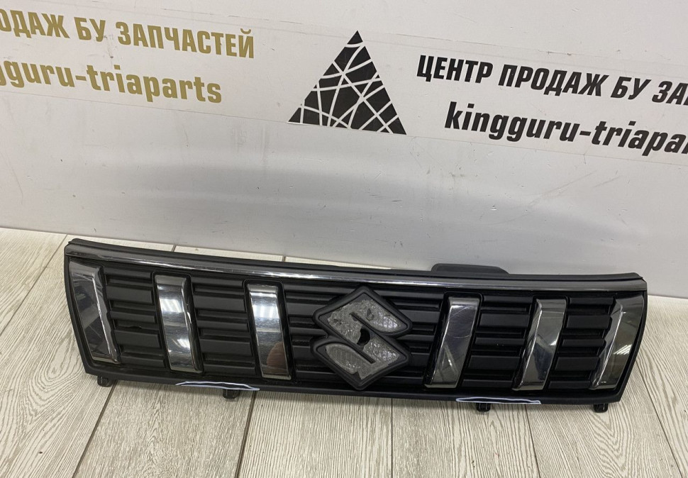 Решетка радиатора Suzuki Vitara 2 рестайлинг OEM 7212186R00