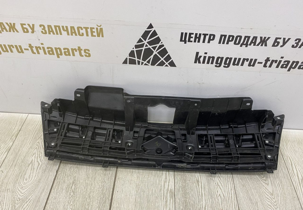Решетка радиатора Suzuki Vitara 2 рестайлинг OEM 7212186R00