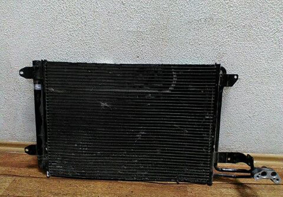 Радиатор кондиционера Volkswagen Golf 5/6 oem 1k0820411q