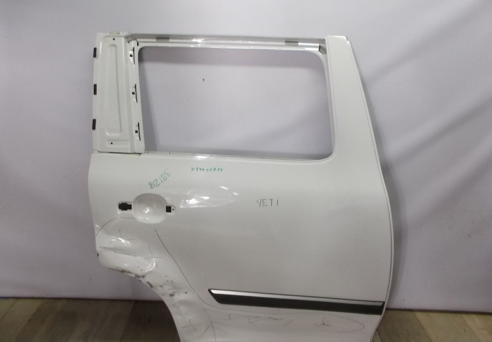 Дверь задняя правая бу Skoda Yeti OEM 5L0833052