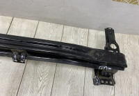 Усилитель переднего бампера Volkswagen Touran 2 oem 1t0807109