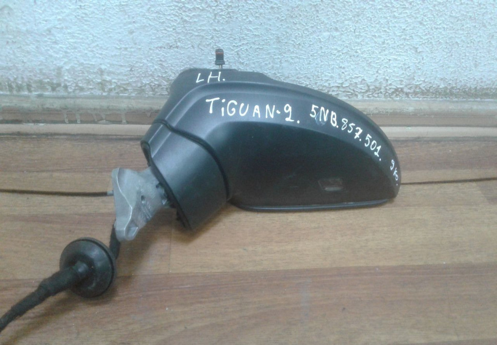 Корпус зеркала левый Volkswagen Tiguan 2 oem 5nb857501 (9 конт)