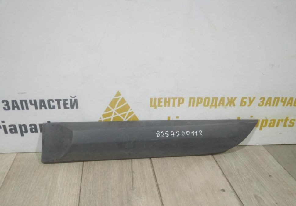 Молдинг задней левой двери бу Renault Megane 3 OEM 828770011R