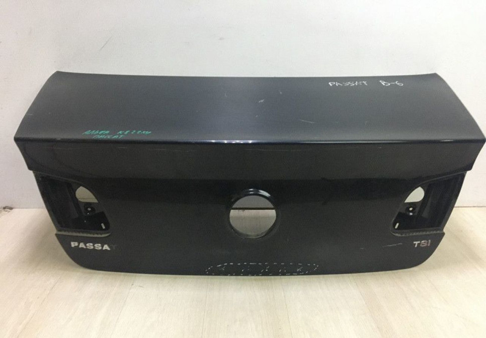 Крышка багажника Volkswagen Passat B6 oem 3C5827025G