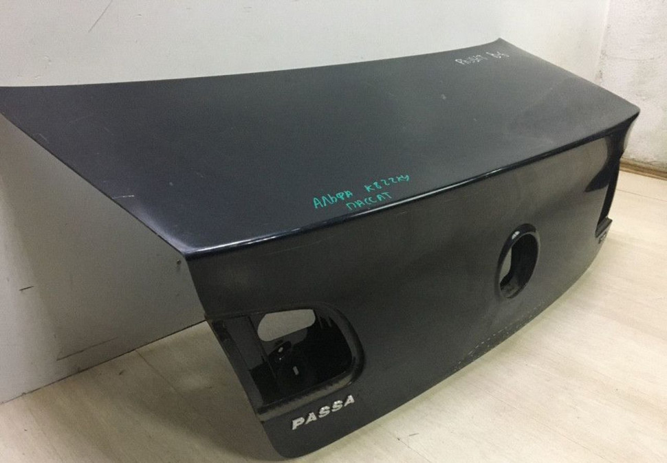 Крышка багажника Volkswagen Passat B6 oem 3C5827025G Крышка багажника Volkswagen Passat B6 oem 3C5827025G