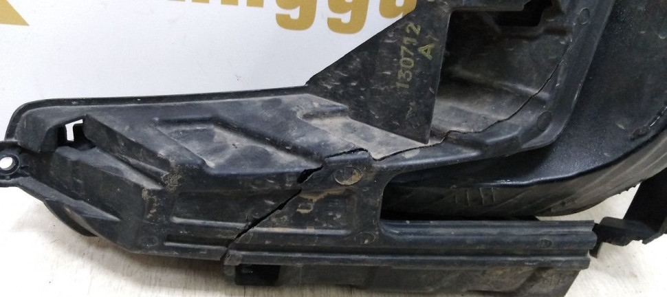 Противотуманная фара правая Kia Rio 3 дорест (11-15) oem 922024X000 (скл-3)