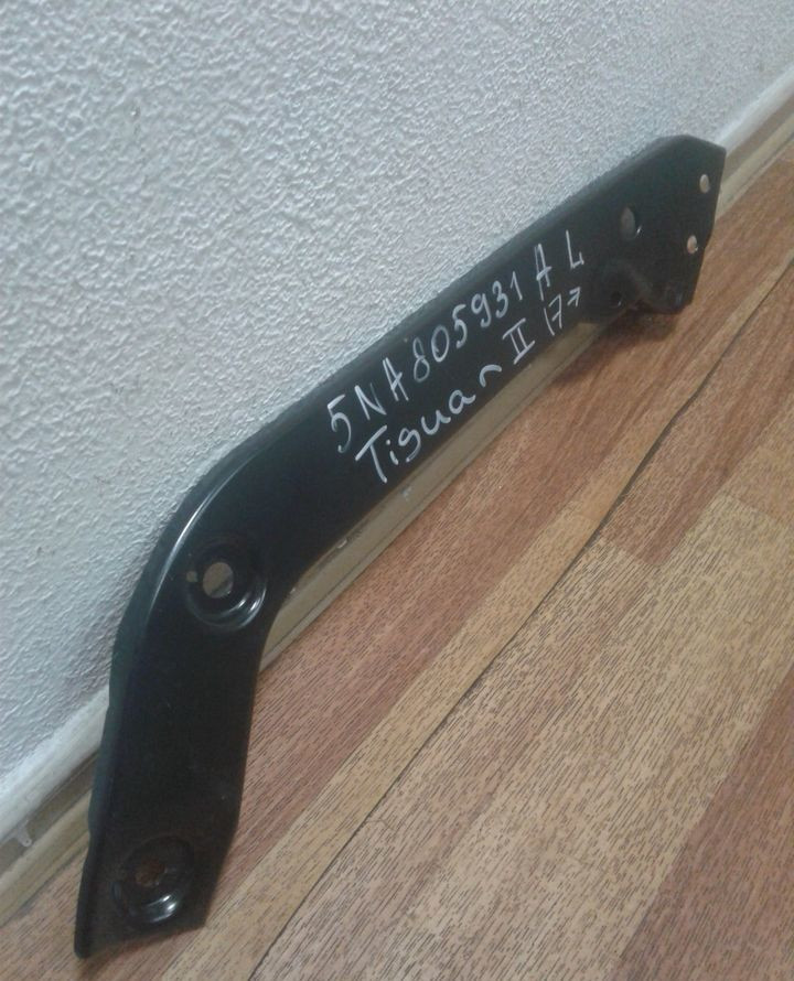 Суппорт фары левый Volkswagen Tiguan 2 (16>) 5na805931 Суппорт фары левый Volkswagen Tiguan 2 (16>) 5na805931