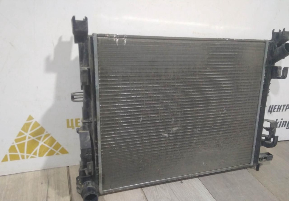 Радиатор охлаждения бу Renault Logan 2 OEM 214106179R