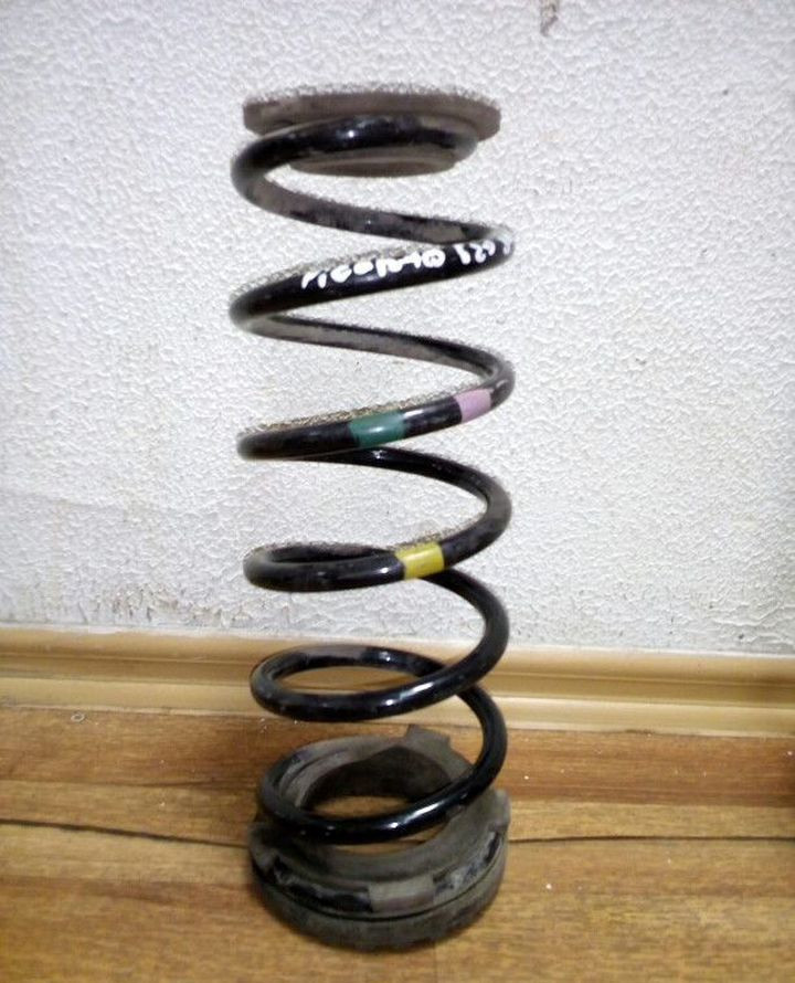 Пружина заднего амортизатора Kia Picanto 12-  Бу оригинал