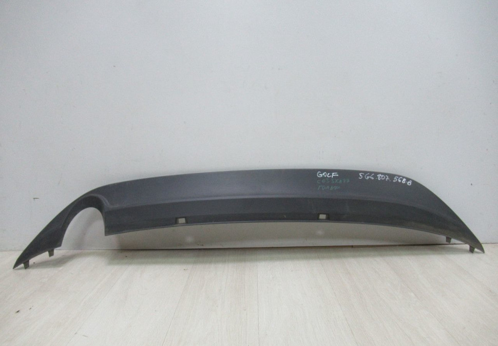 Спойлер заднего бампера Volkswagen Golf 7 Oem 5G6807568b (потертости)