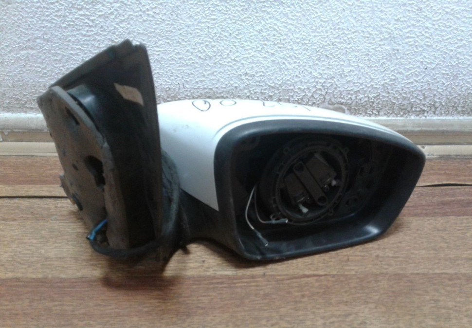 Зеркало правое Volkswagen Polo oem e220210002 Зеркало правое Volkswagen Polo oem e220210002