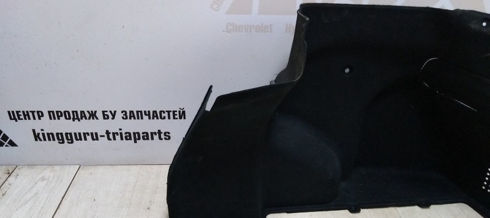 Обивка багажника правая Hyundai Solaris 1 11-17 oem 857404L000