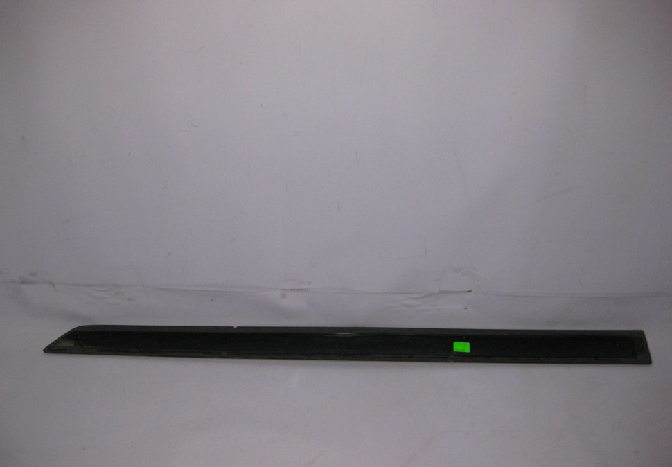 Накладка двери передняя правая Skoda Yeti oem 5l0853536 (скл-3)