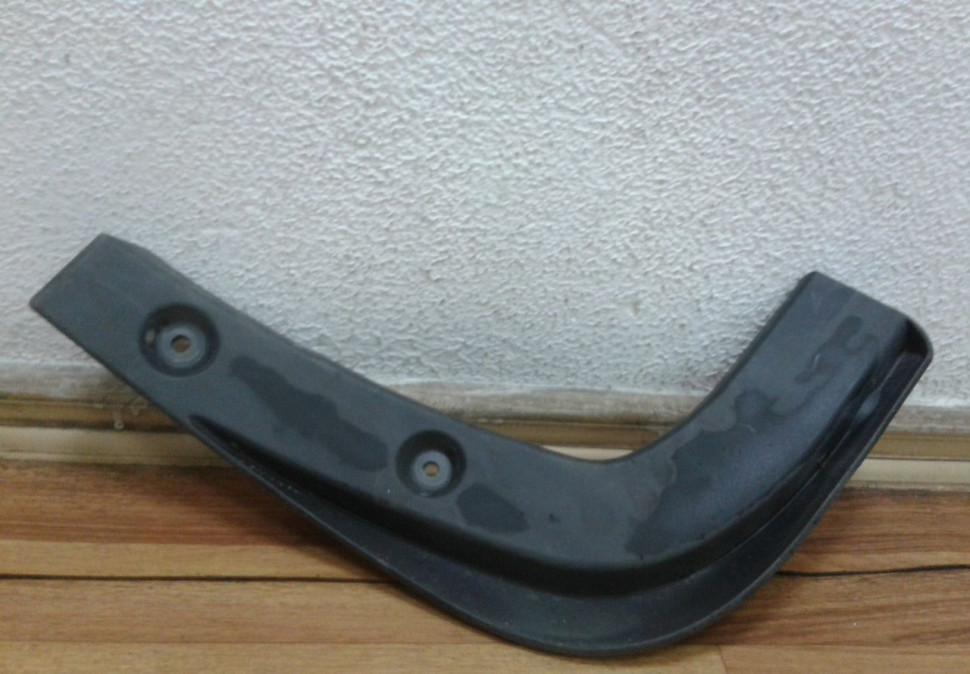Брызговик передний правый Kia Soul 2 oem 86842b2000
