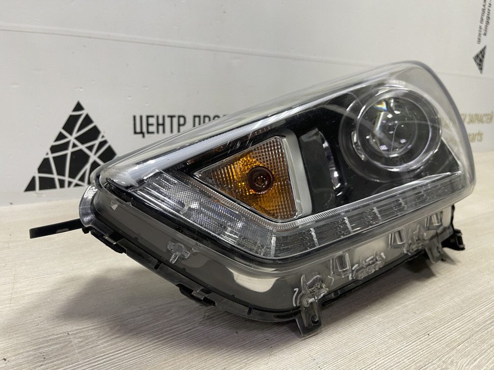 Фара левая Hyundai Creta 1 2016 OEM 92101M0100 Фара левая Hyundai Creta 1 2016 OEM 92101M0100