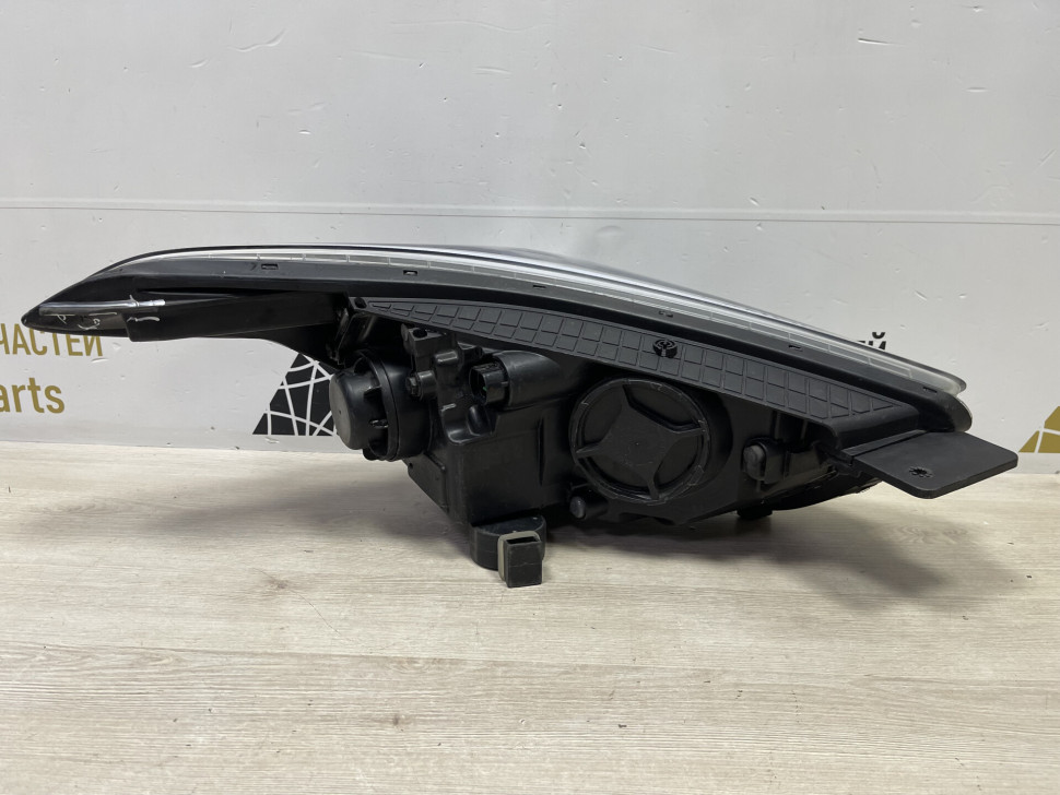 Фара левая Hyundai Creta 1 2016 OEM 92101M0100 Фара левая Hyundai Creta 1 2016 OEM 92101M0100