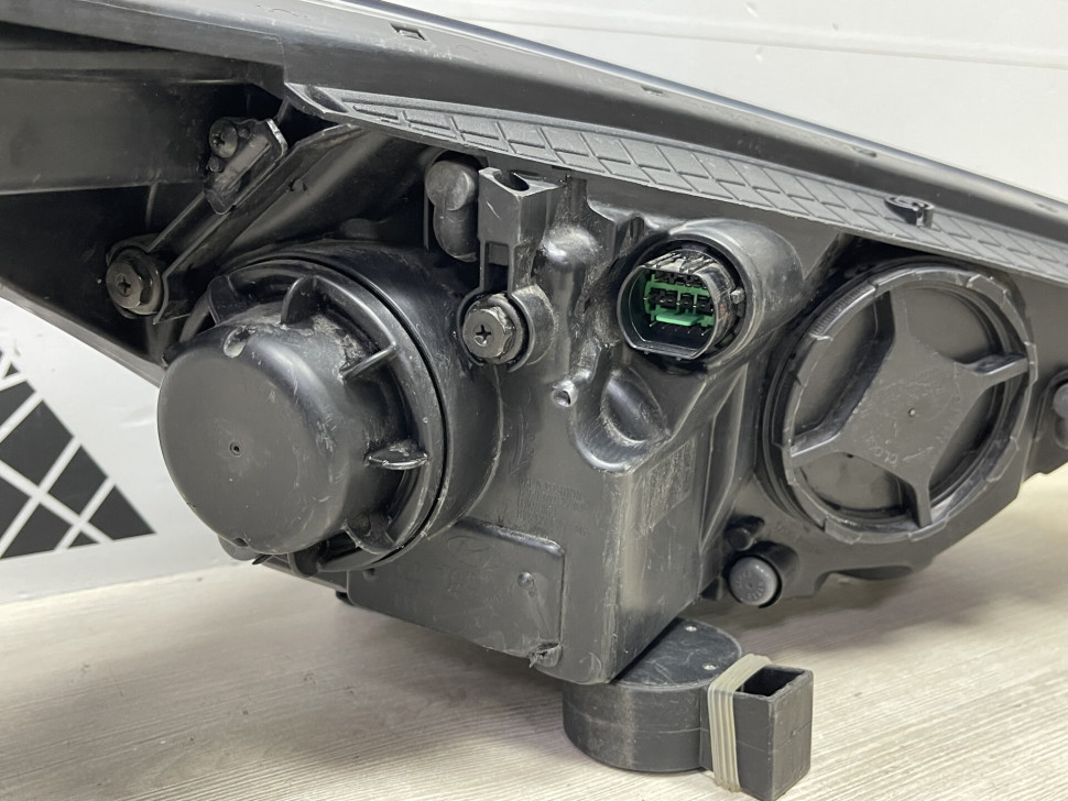 Фара левая Hyundai Creta 1 2016 OEM 92101M0100 Фара левая Hyundai Creta 1 2016 OEM 92101M0100