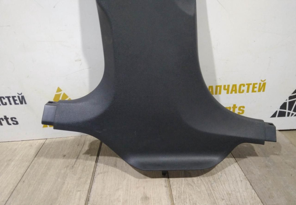 Обивка левой центральной стойки нижняя бу BMW 5 G30 OEM 51437384531