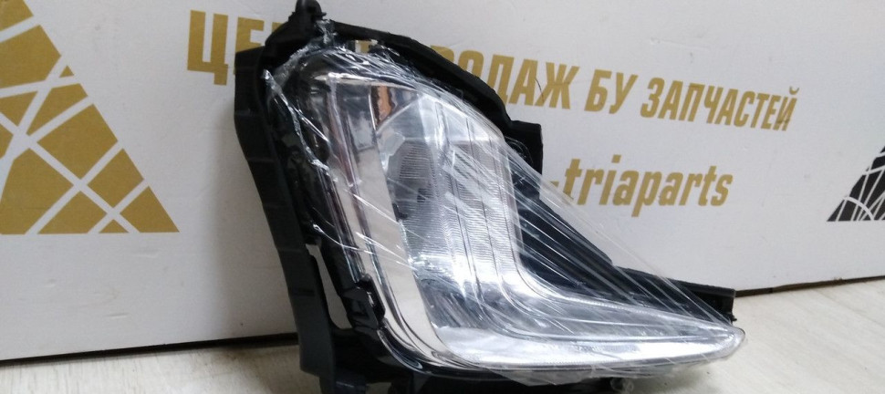 Противотуманная фара правая Kia Rio 3 дорест 11-15 oem 922024X000 (Скл-3)