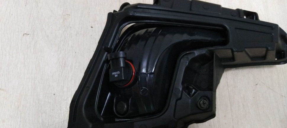 Противотуманная фара правая Kia Rio 3 дорест 11-15 oem 922024X000 (Скл-3)