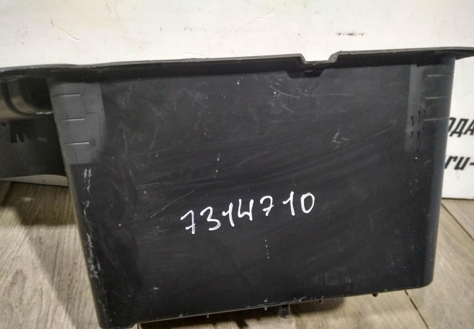 Крышка батареи 12В 40Ач бу BMW X6 F16 OEM 51477314710 Крышка батареи 12В 40Ач бу BMW X6 F16 OEM 51477314710