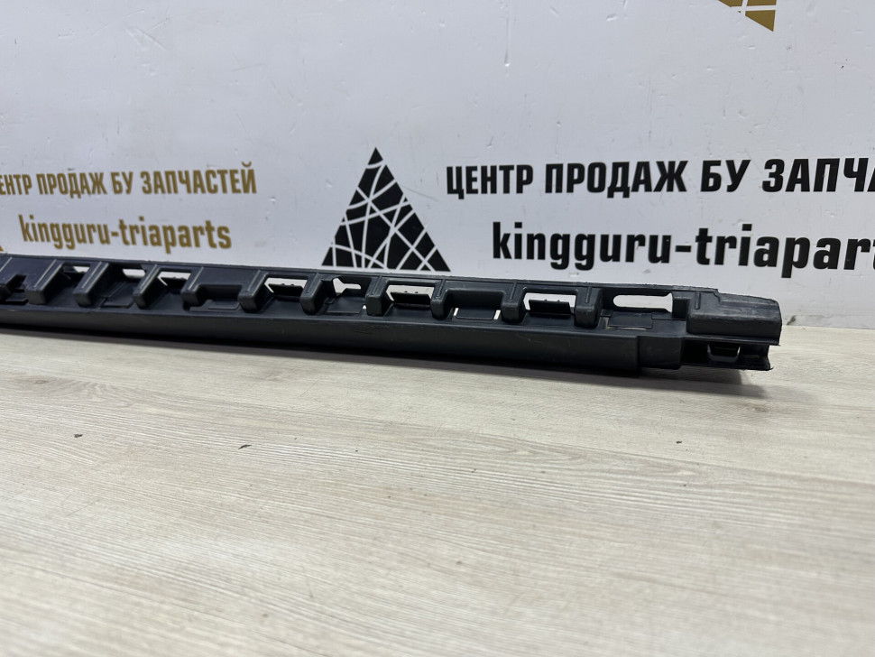Порог правый бу Renault Duster OEM 768506966R Порог правый бу Renault Duster OEM 768506966R