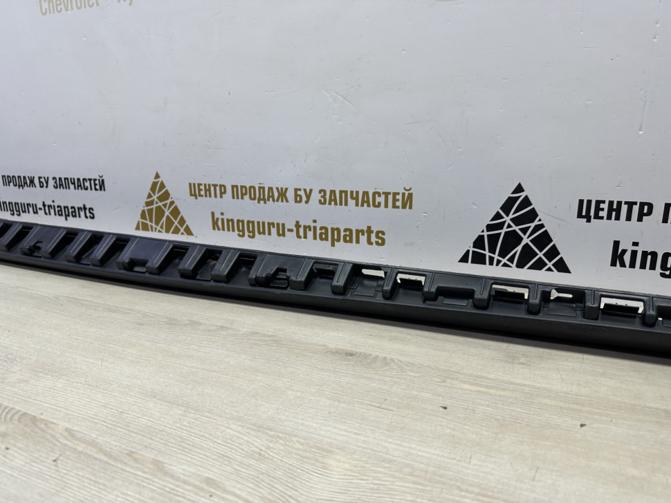 Порог правый бу Renault Duster OEM 768506966R Порог правый бу Renault Duster OEM 768506966R