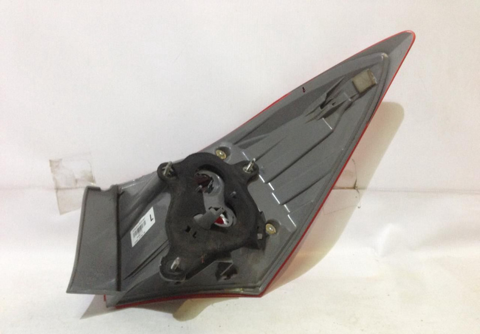 Фонарь зад.лев. внешний Toyota Corolla 13- (с деф.) oem TYCRL13742L (скл-3) Фонарь зад.лев. внешний Toyota Corolla 13- (с деф.) oem TYCRL13742L (скл-3)