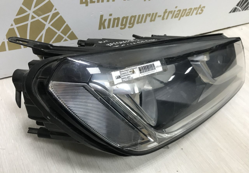 Фара правая Volkswagen Touareg NF oem 7p1941034a (слом. 1 крепл. скол) Фара правая Volkswagen Touareg NF oem 7p1941034a (слом. 1 крепл. скол)