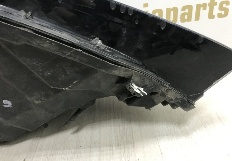 Фара правая Volkswagen Touareg NF oem 7p1941034a (слом. 1 крепл. скол) Фара правая Volkswagen Touareg NF oem 7p1941034a (слом. 1 крепл. скол)