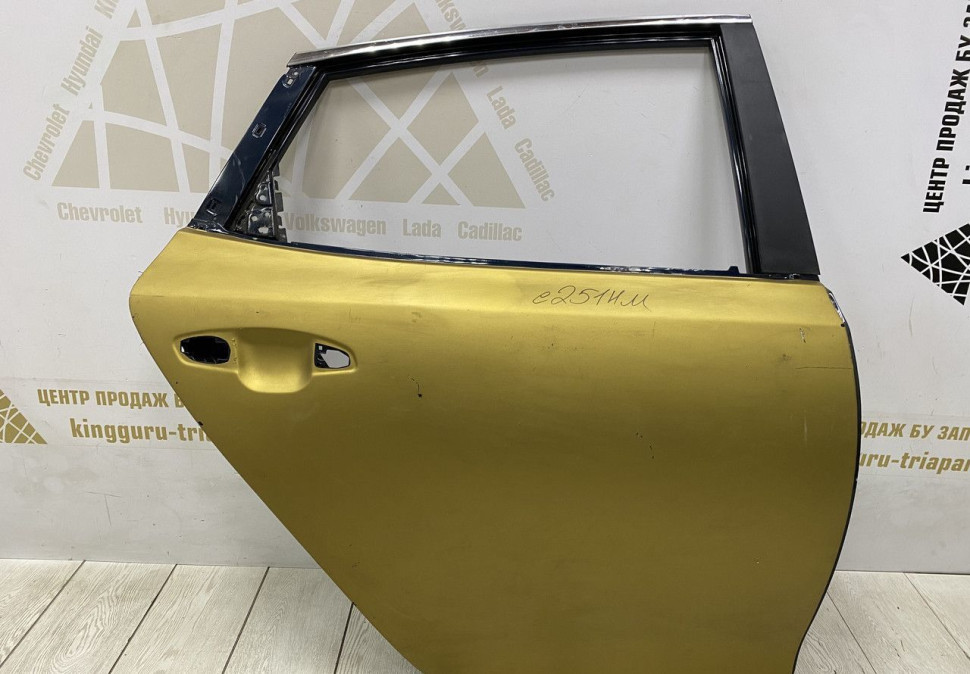 Дверь задняя правая Hyundai Sonata 7 oem 77004C1030