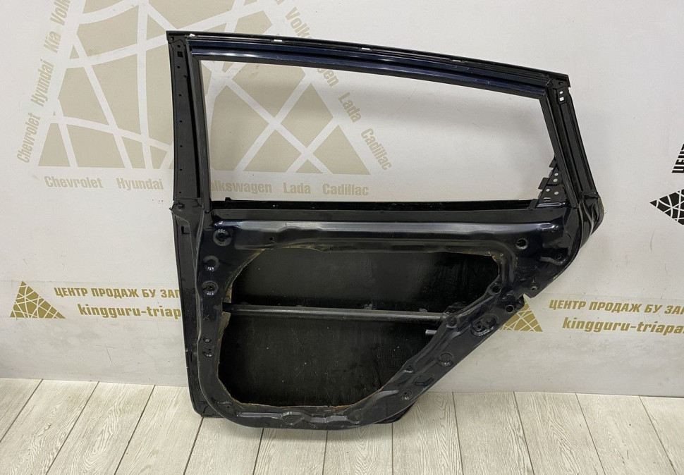 Дверь задняя правая Hyundai Sonata 7 oem 77004C1030